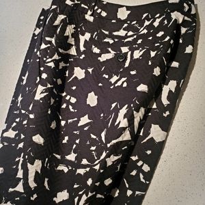 Abstract woven carpi